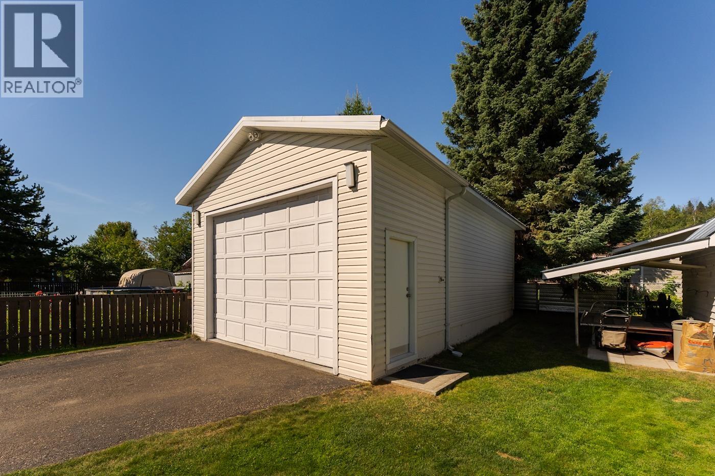 5807 Oxford Drive, Prince George, British Columbia  V2N 2E5 - Photo 40 - R3157816