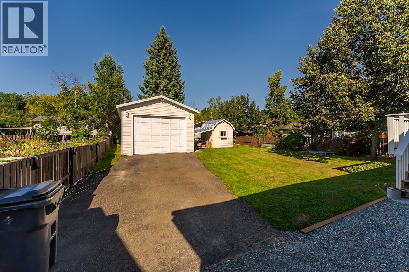5807 Oxford Drive, Prince George, British Columbia  V2N 2E5 - Photo 36 - R3157816