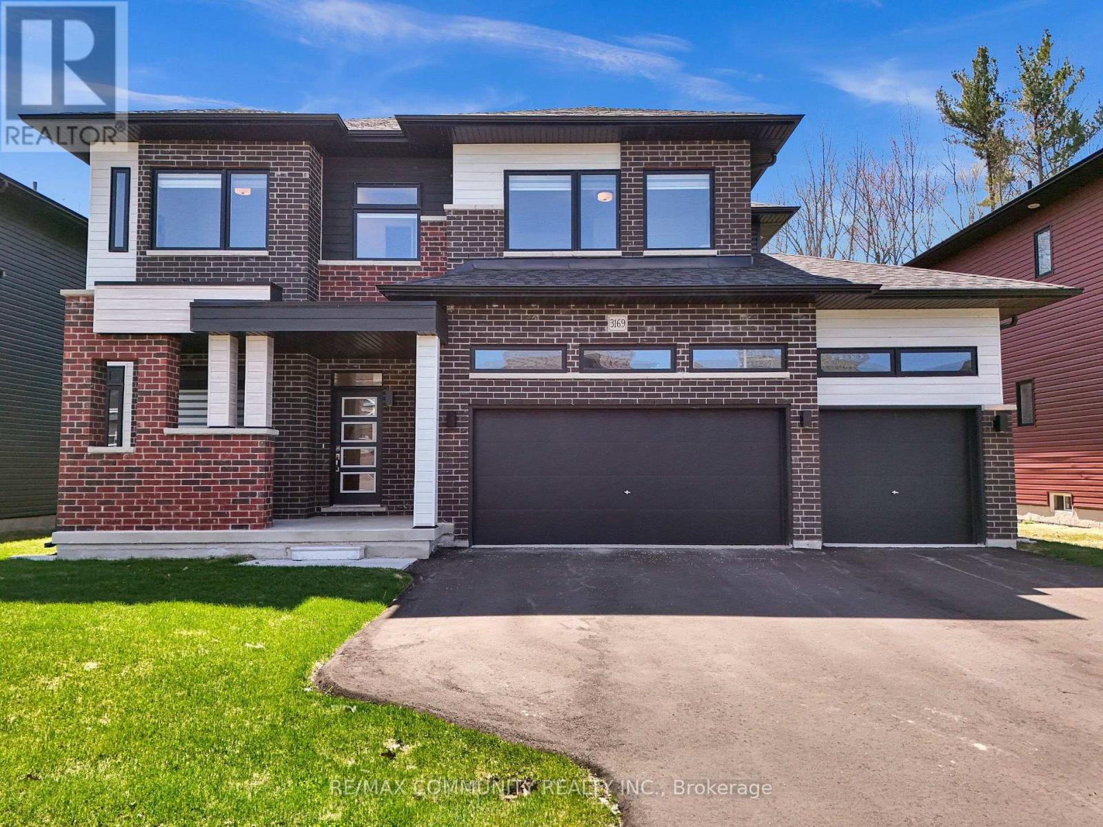 3169 Searidge Street, Severn, Ontario L3V 0Y4 - Photo 3 - S13701268