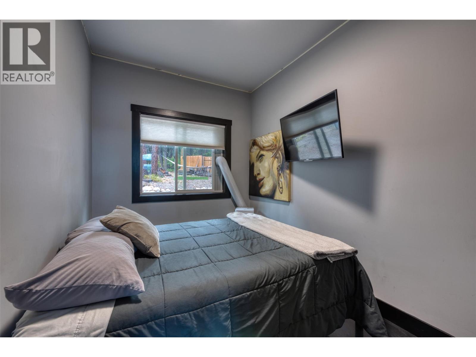 10795 Westshore Road, Vernon, British Columbia  V1H 2C3 - Photo 12 - 10398170