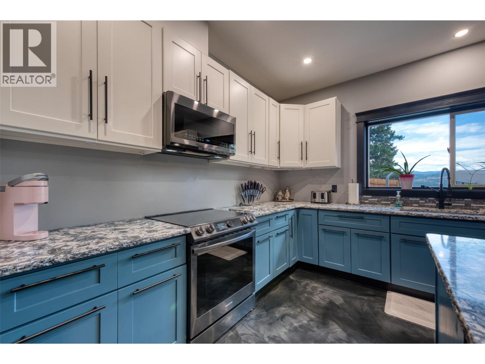 10795 Westshore Road, Vernon, British Columbia  V1H 2C3 - Photo 7 - 10398170