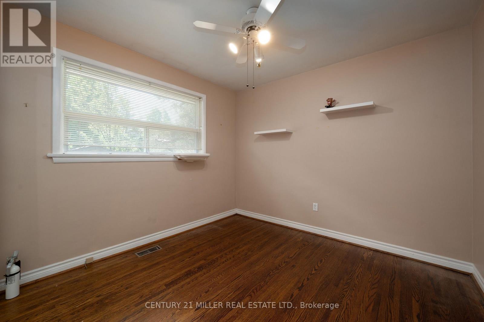 1304 Avon Crescent, Oakville, Ontario  L6J 2T7 - Photo 15 - W13701134
