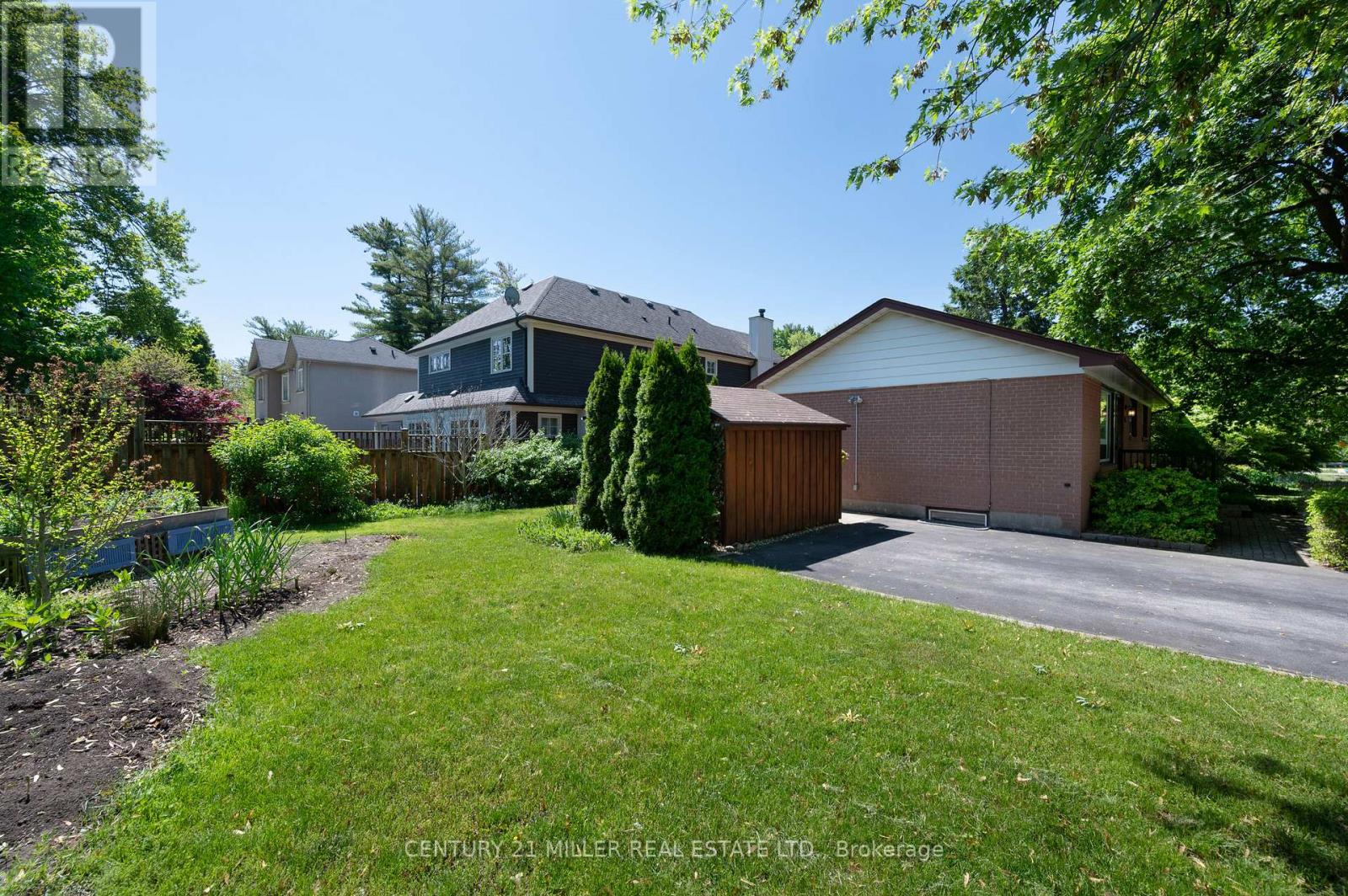1304 Avon Crescent, Oakville, Ontario  L6J 2T7 - Photo 6 - W13701134