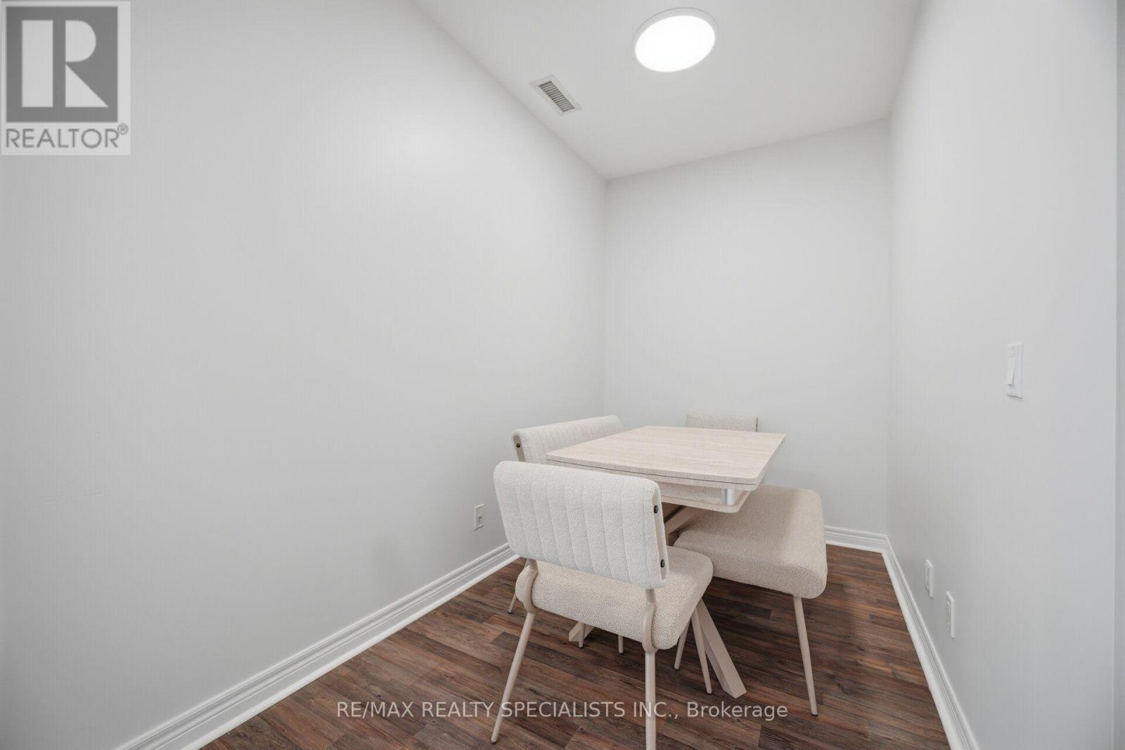 Ph 7 - 339 Rathburn Road W, Mississauga, Ontario  L5B 0K6 - Photo 19 - W13701196