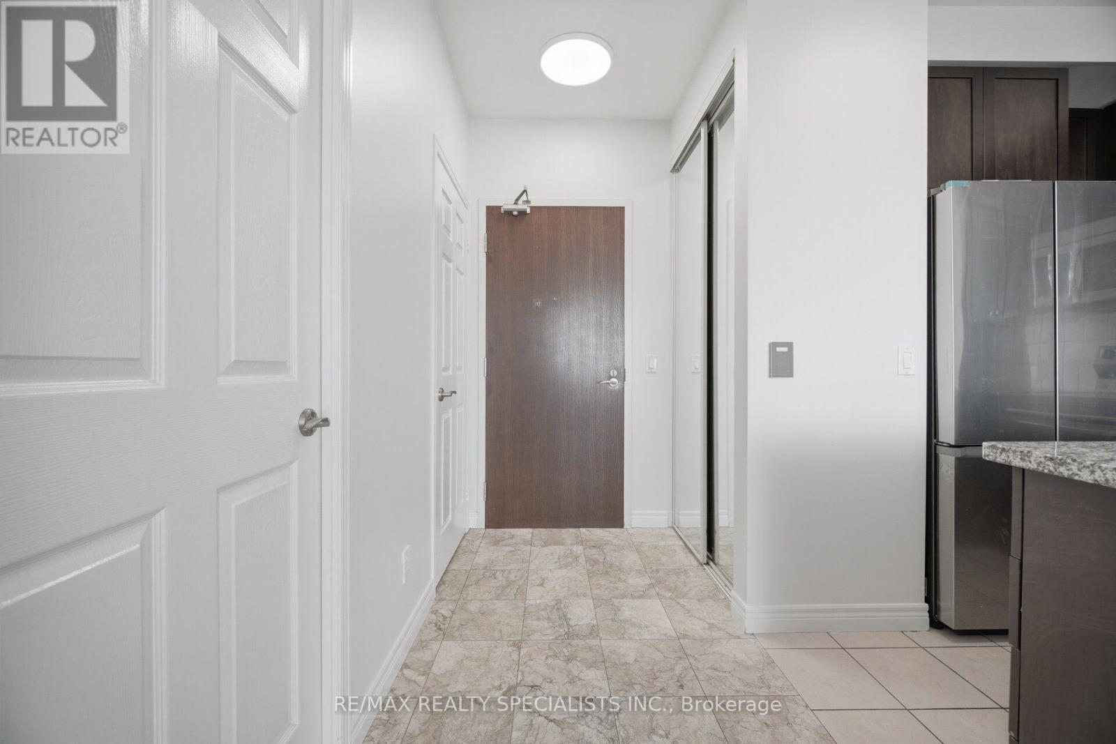 Ph 7 - 339 Rathburn Road W, Mississauga, Ontario  L5B 0K6 - Photo 5 - W13701196