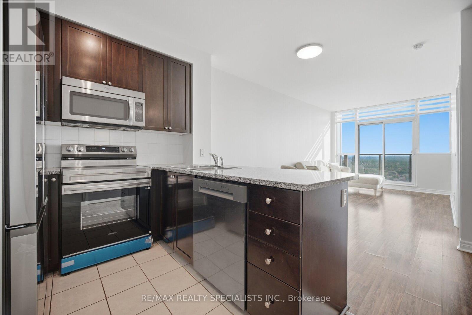 Ph 7 - 339 Rathburn Road W, Mississauga, Ontario  L5B 0K6 - Photo 8 - W13701196