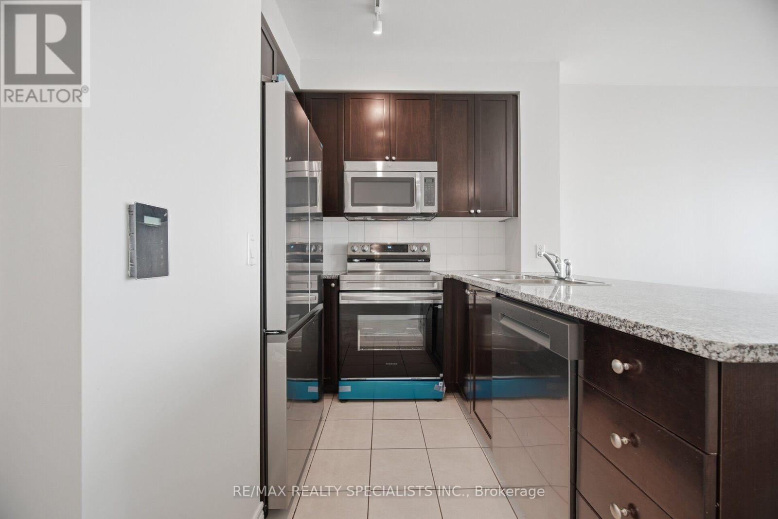 Ph 7 - 339 Rathburn Road W, Mississauga, Ontario  L5B 0K6 - Photo 9 - W13701196