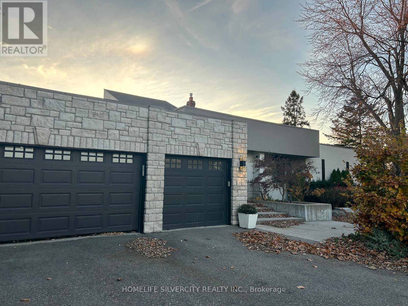 37 Michelangelo Boulevard, Brampton, Ontario  L6P 0H1 - Photo 2 - W13701200