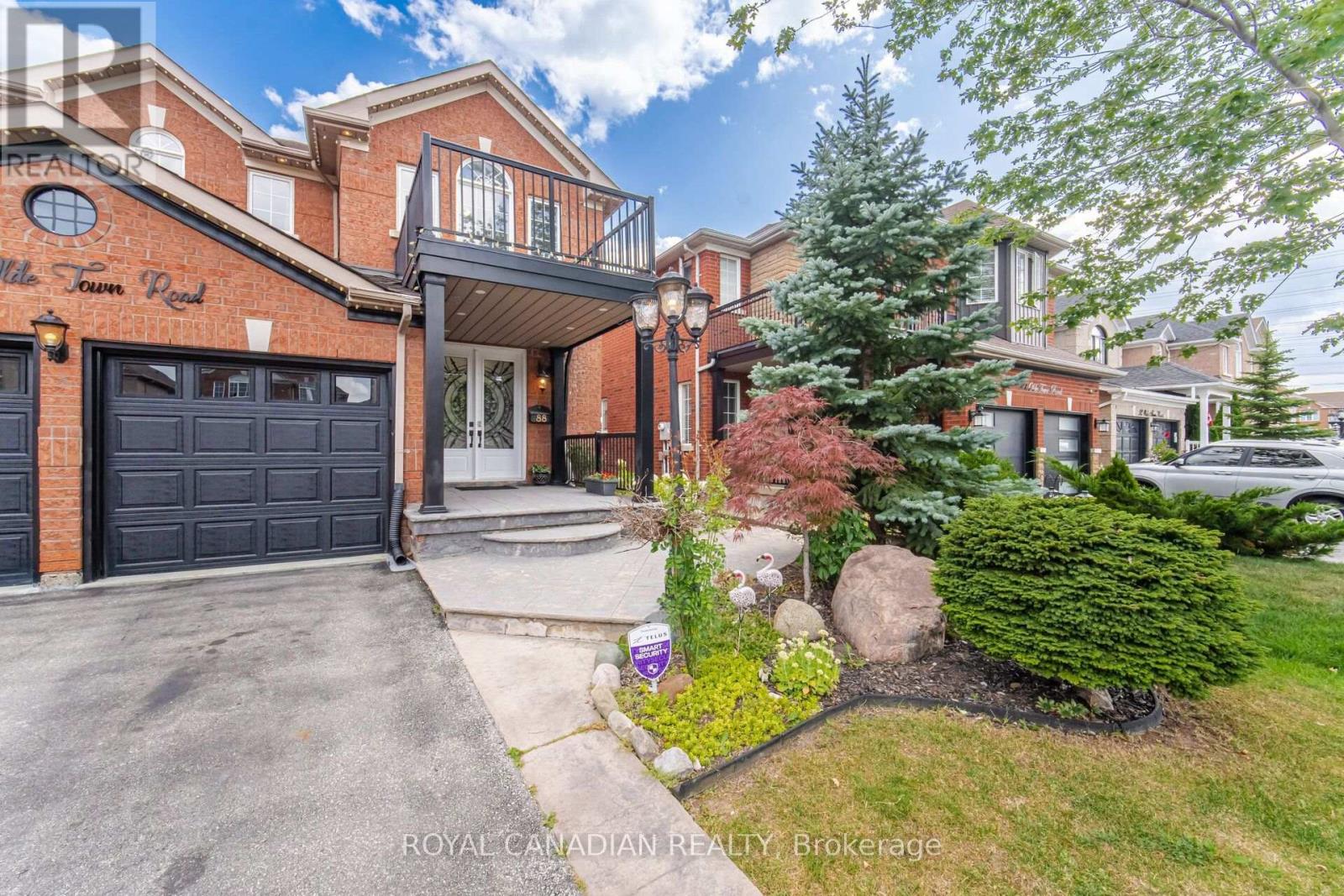 88 Olde Town Road, Brampton, Ontario  L6X 4X9 - Photo 2 - W13701204