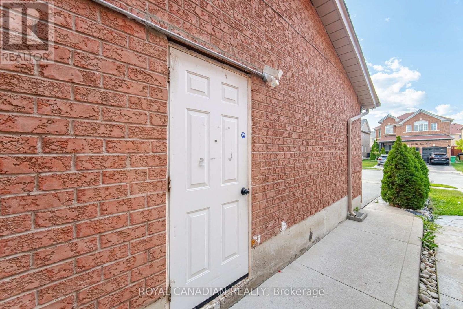 88 Olde Town Road, Brampton, Ontario  L6X 4X9 - Photo 47 - W13701204