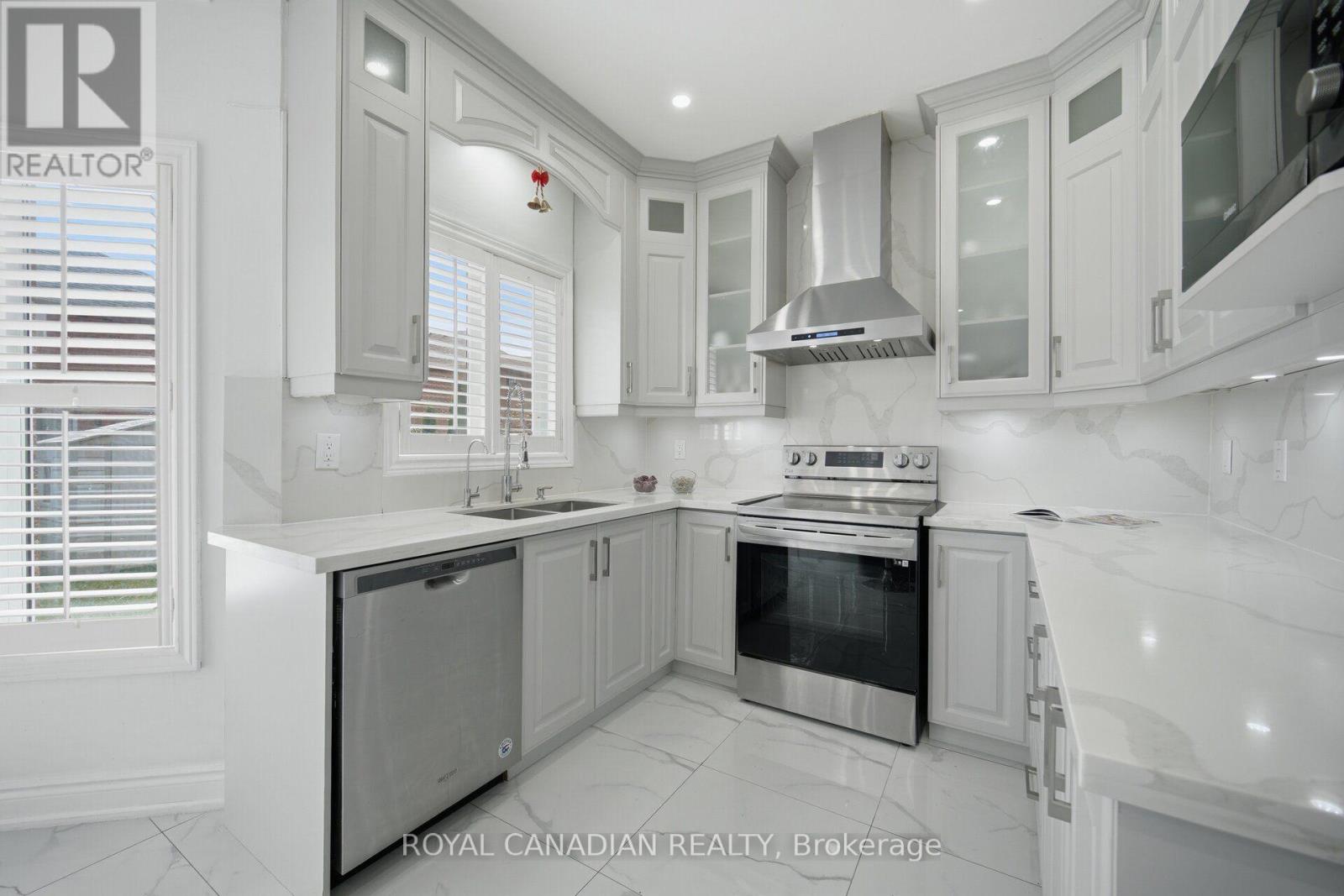 88 Olde Town Road, Brampton, Ontario  L6X 4X9 - Photo 9 - W13701204