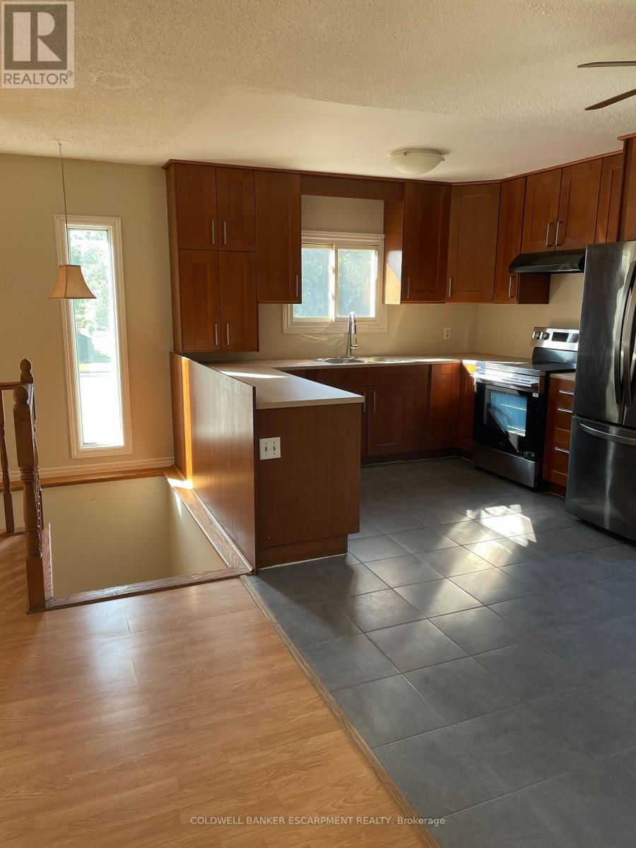 2 Levels - 4449 Milburough Line, Burlington, Ontario  L7P 0C5 - Photo 5 - W13701206