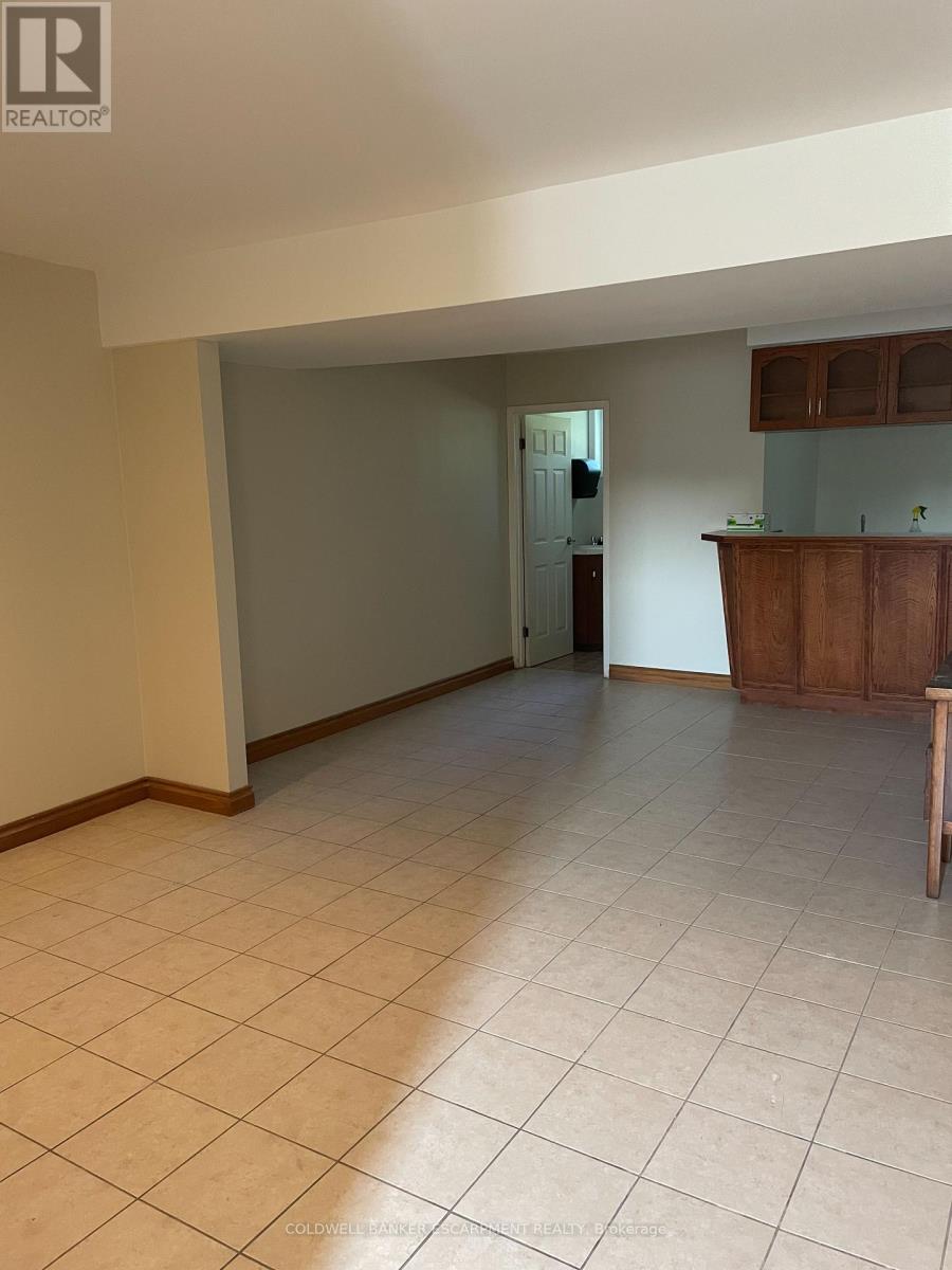 2 Levels - 4449 Milburough Line, Burlington, Ontario  L7P 0C5 - Photo 9 - W13701206