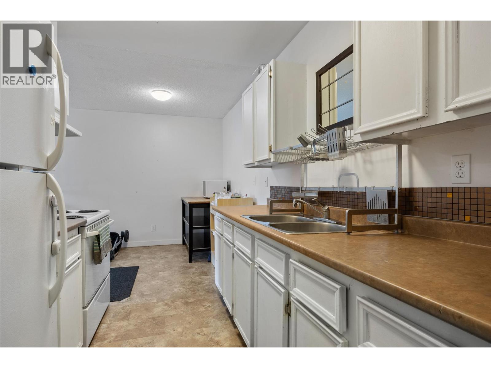 1595 Summit Drive Unit# 18, Kamloops, British Columbia  V2E 1E9 - Photo 4 - 10398472