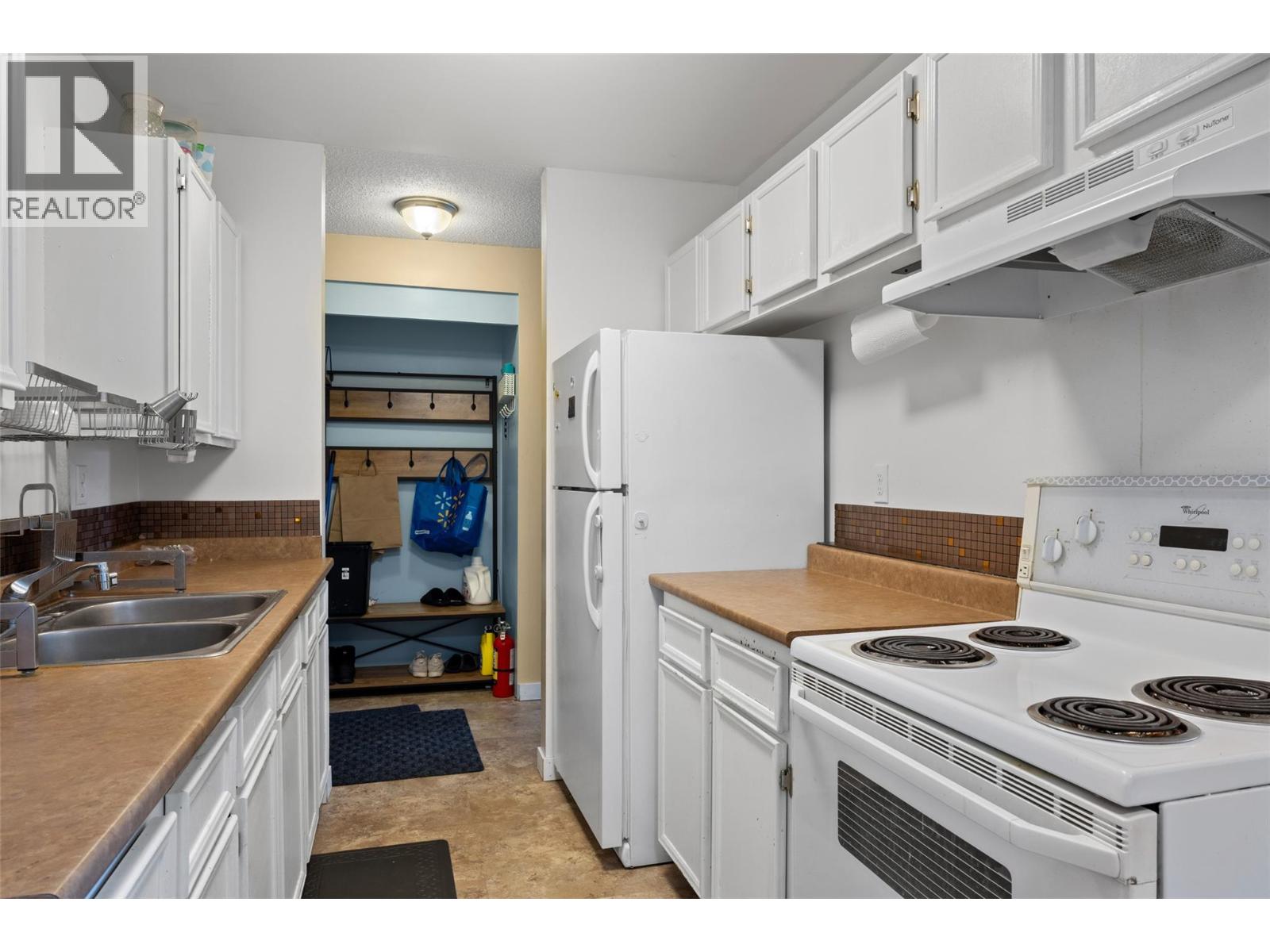 1595 Summit Drive Unit# 18, Kamloops, British Columbia  V2E 1E9 - Photo 6 - 10398472