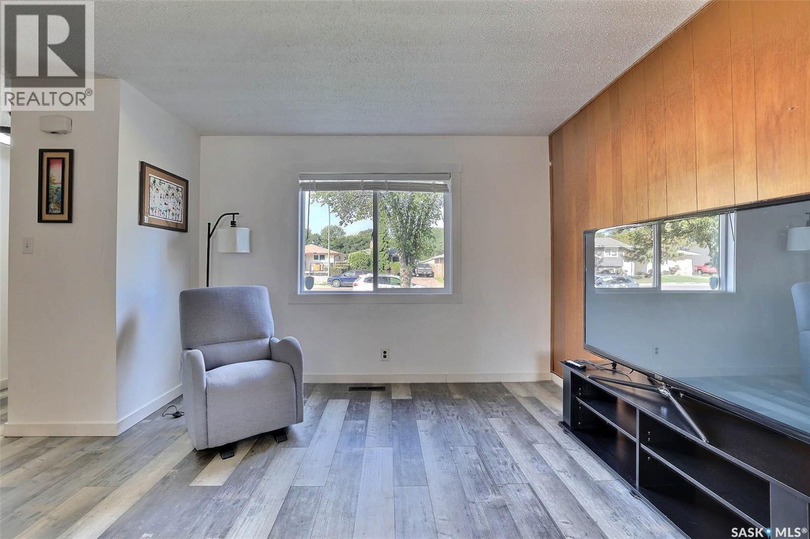 415 Mcintosh Street, Regina, Saskatchewan  S4R 4Z7 - Photo 6 - SK046264