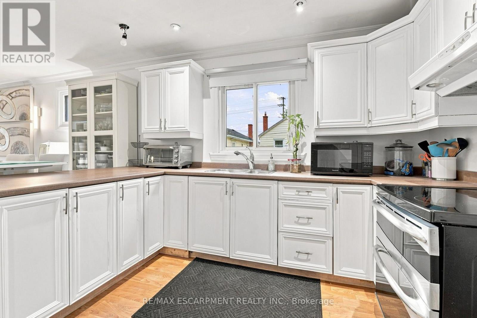 328 Woodward Avenue, Hamilton, Ontario  L8H 6N5 - Photo 11 - X13701162