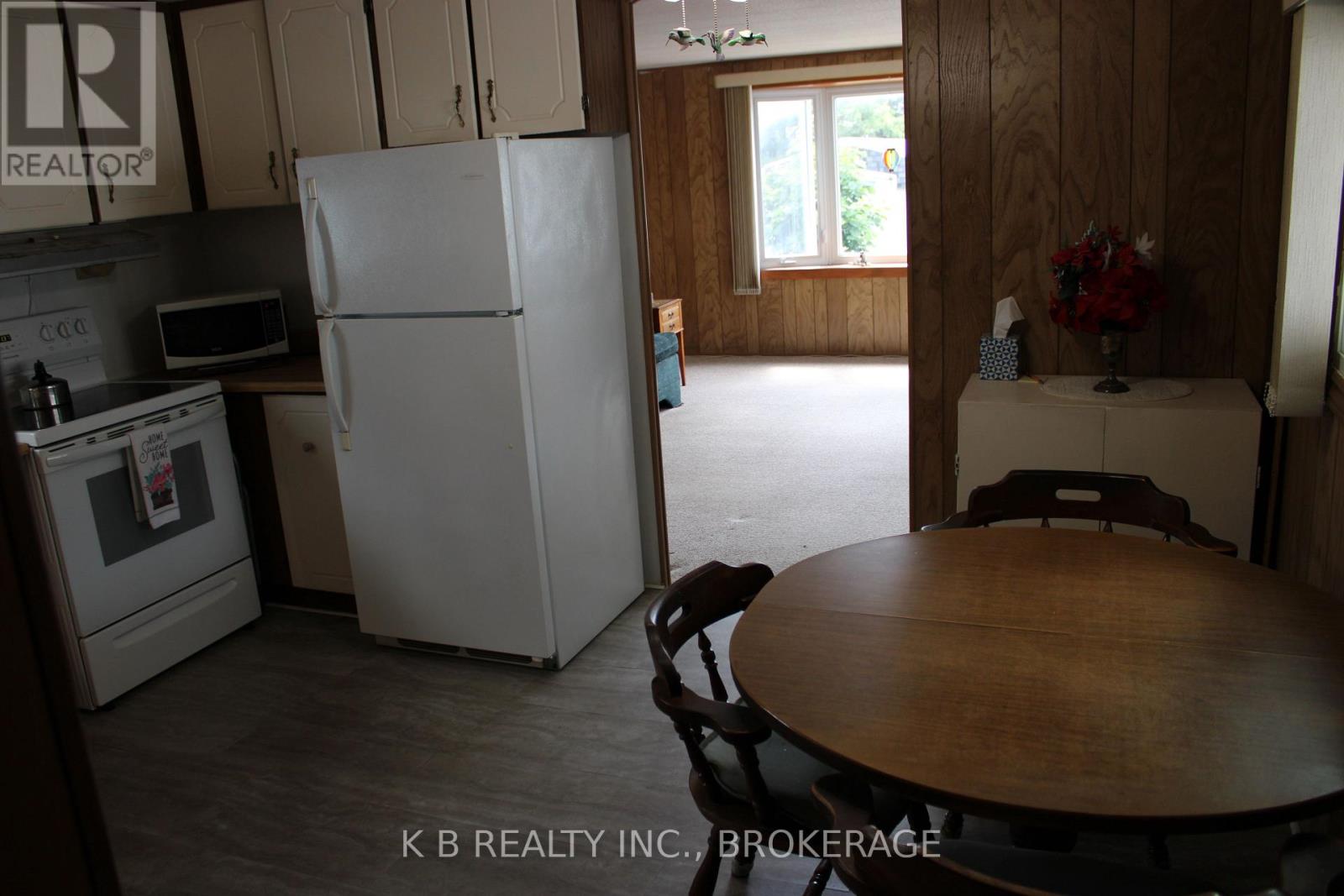 6 Cedar Street W, Greater Napanee, Ontario  K7R 3L1 - Photo 4 - X12864204