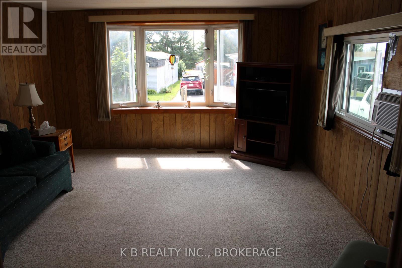 6 Cedar Street W, Greater Napanee, Ontario  K7R 3L1 - Photo 7 - X12864204
