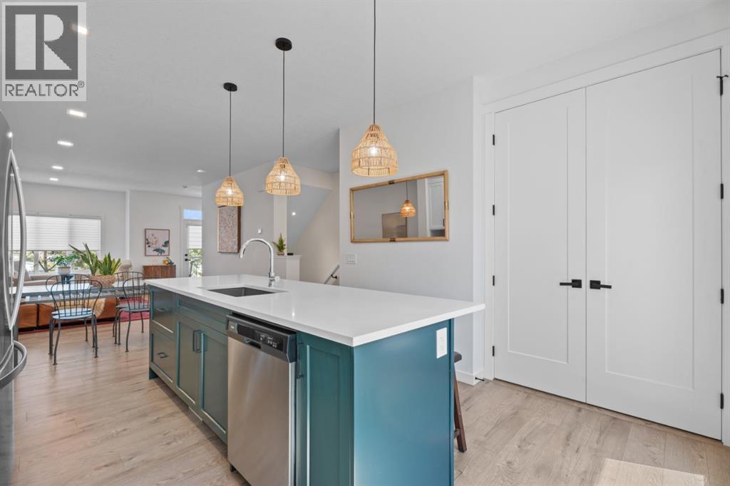 408 Greenbriar Common NW, Calgary, Alberta  T3B 6J3 - Photo 3 - A2315369