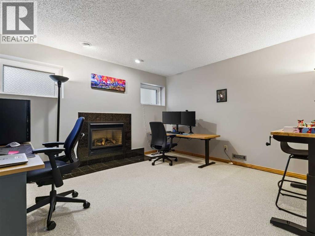 115 Wood Valley Court Sw, Calgary, Alberta  T2W 5S4 - Photo 36 - A2338304
