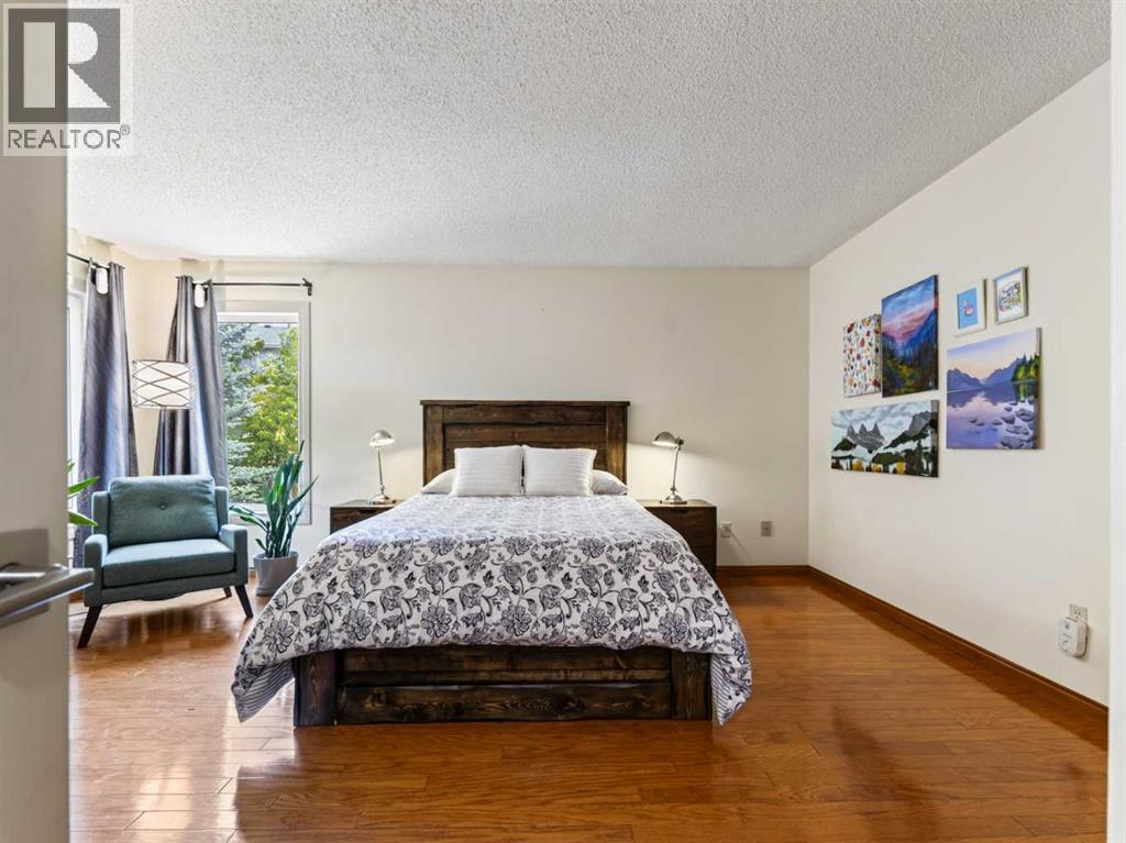 115 Wood Valley Court Sw, Calgary, Alberta  T2W 5S4 - Photo 25 - A2338304