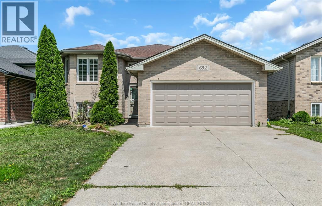 692 DYNASTY, Windsor, Ontario