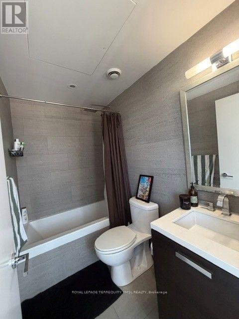 1001 - 224 King Street W, Toronto, Ontario  M5H 0A6 - Photo 7 - C13701290