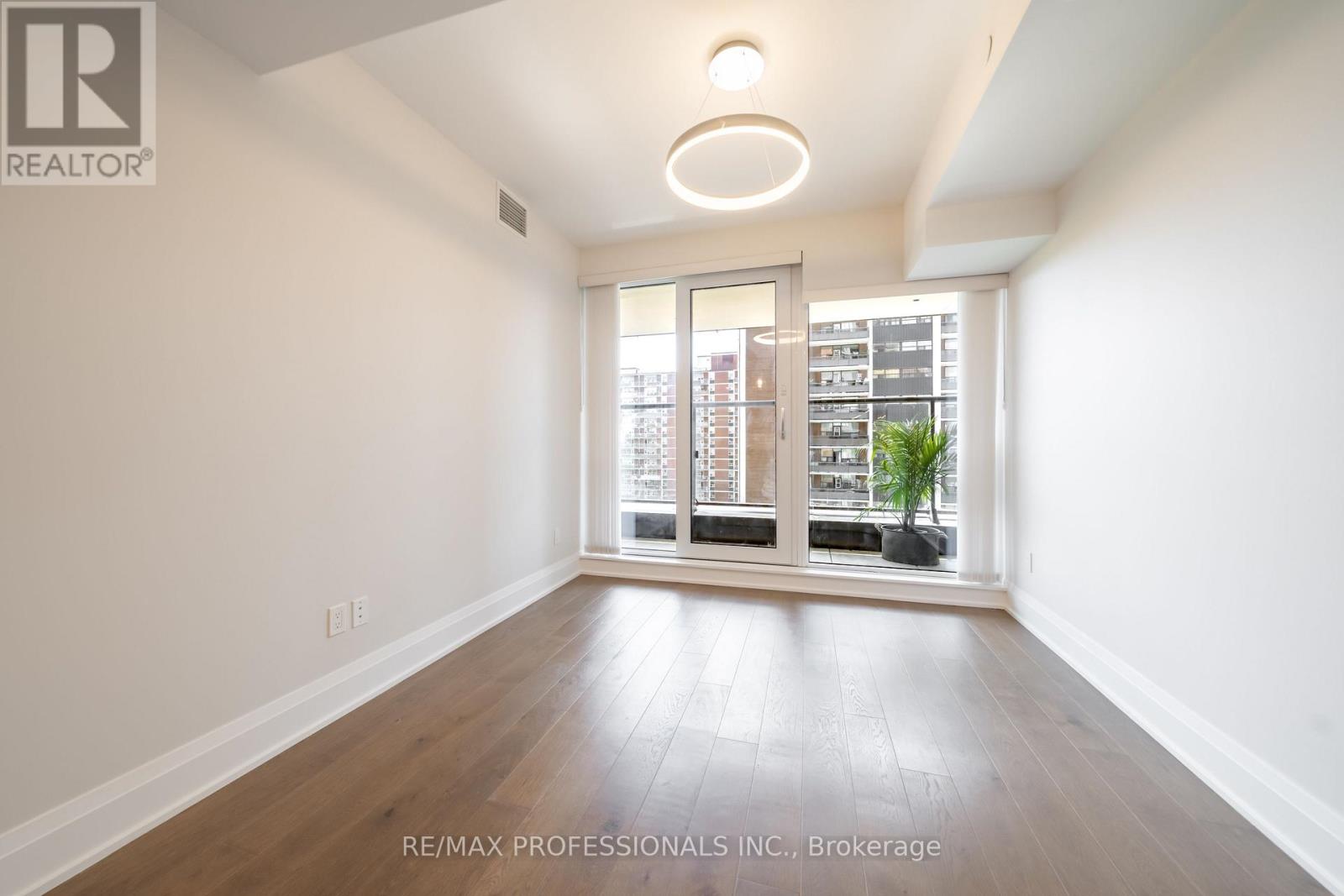 816 - 21 Park Street E, Mississauga, Ontario  L5G 1L6 - Photo 14 - W13603232