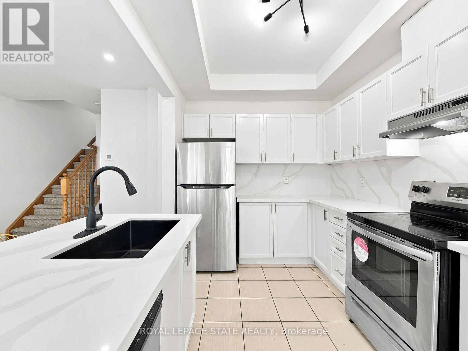 128 Palacebeach Trail, Hamilton, Ontario  L8E 0C3 - Photo 10 - X13697264