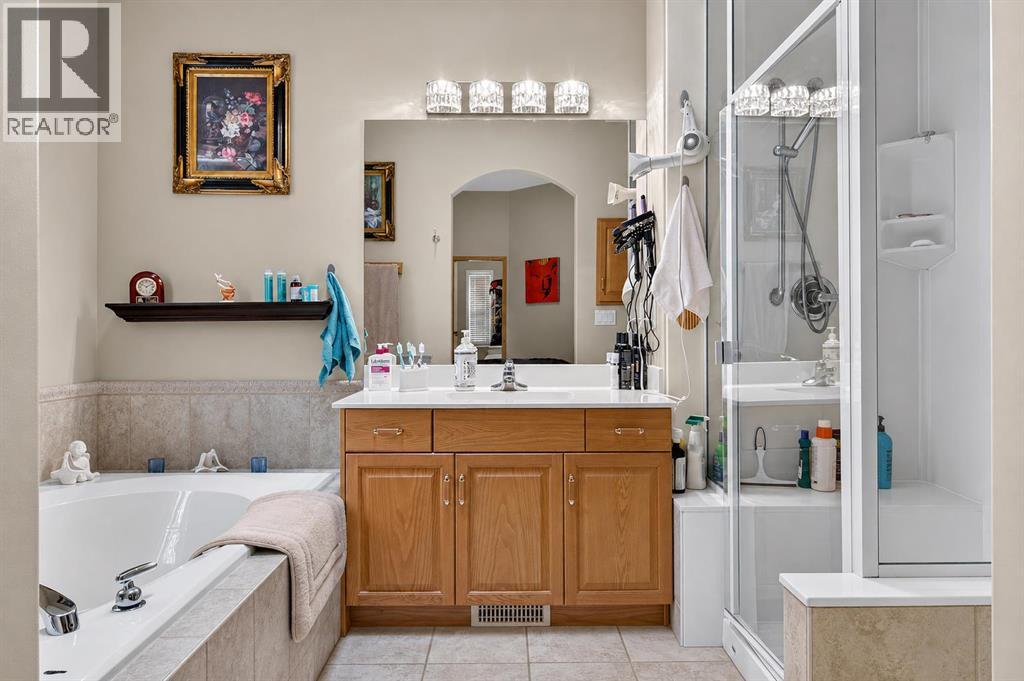 44 Strathlea Close SW, Calgary, Alberta  T3H 5C6 - Photo 19 - A2338189