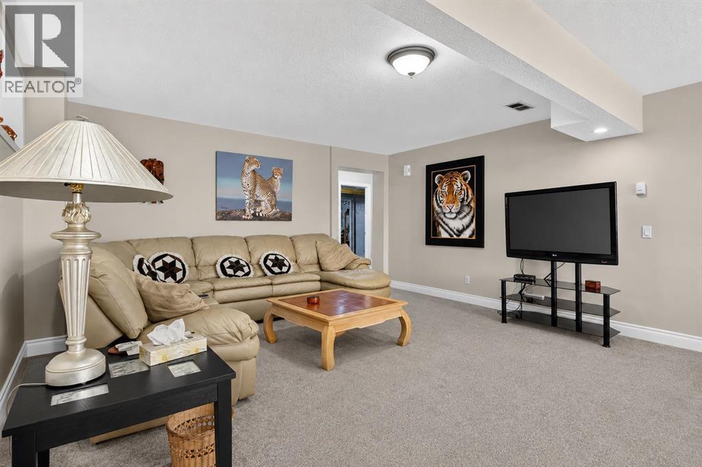 44 Strathlea Close SW, Calgary, Alberta  T3H 5C6 - Photo 26 - A2338189