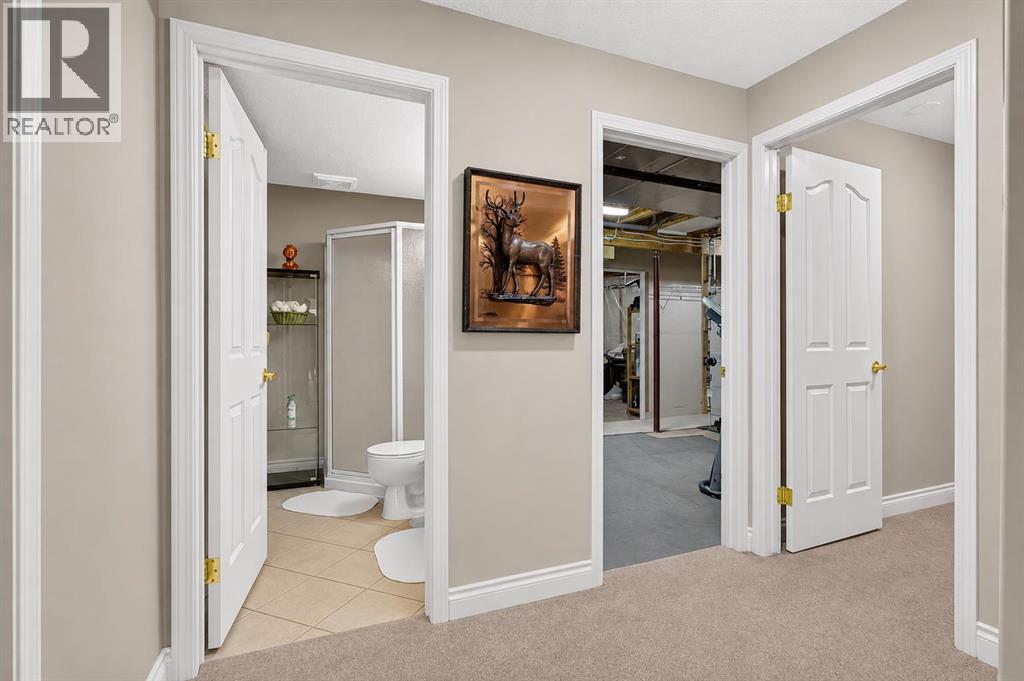 44 Strathlea Close SW, Calgary, Alberta  T3H 5C6 - Photo 28 - A2338189
