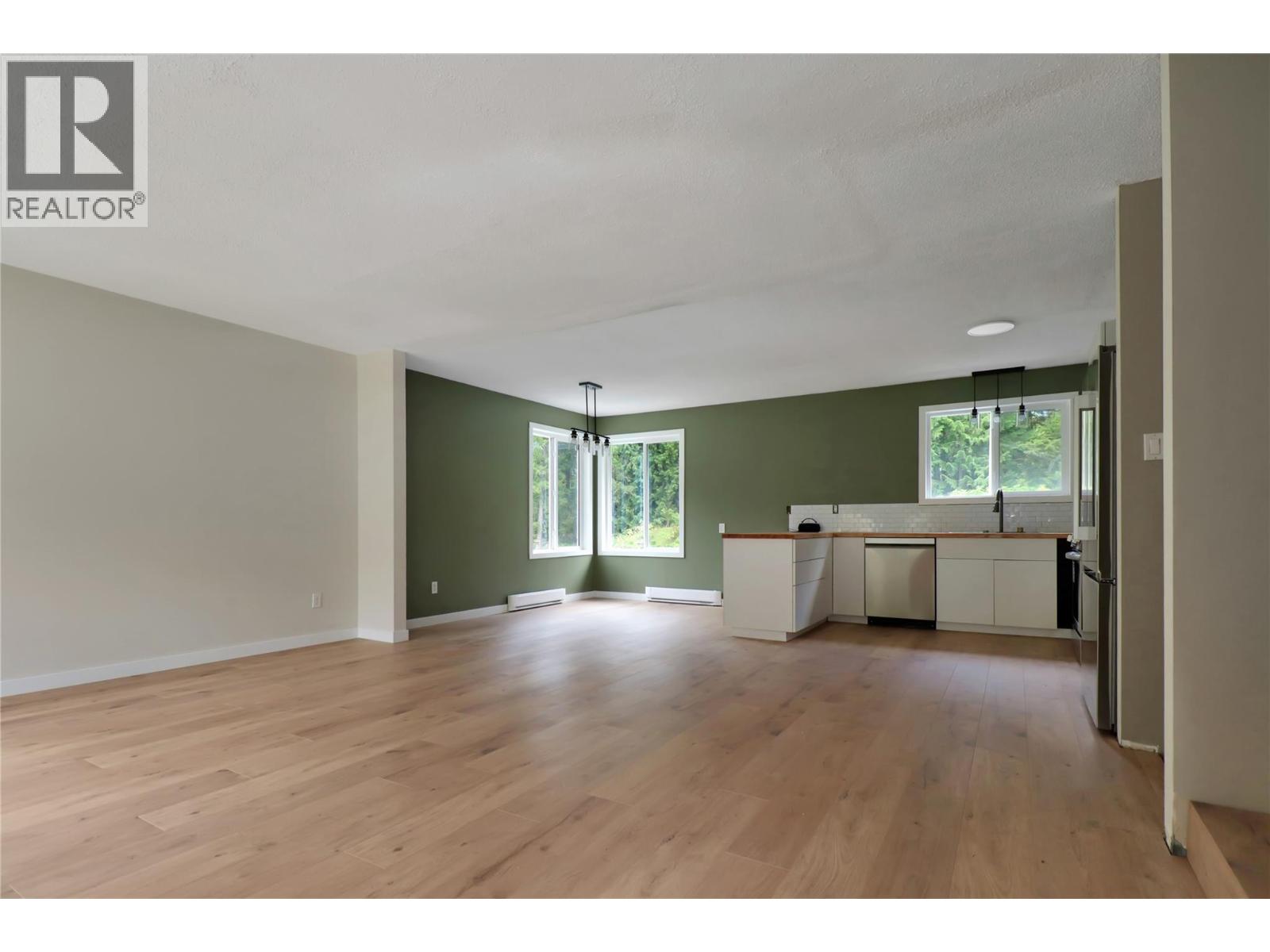 208 Schmidt Road, Clearwater, British Columbia  V0E 1N2 - Photo 4 - 10398462