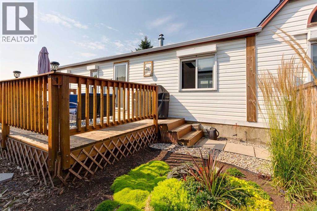 25 Erin Woods Circle SE, Calgary, Alberta