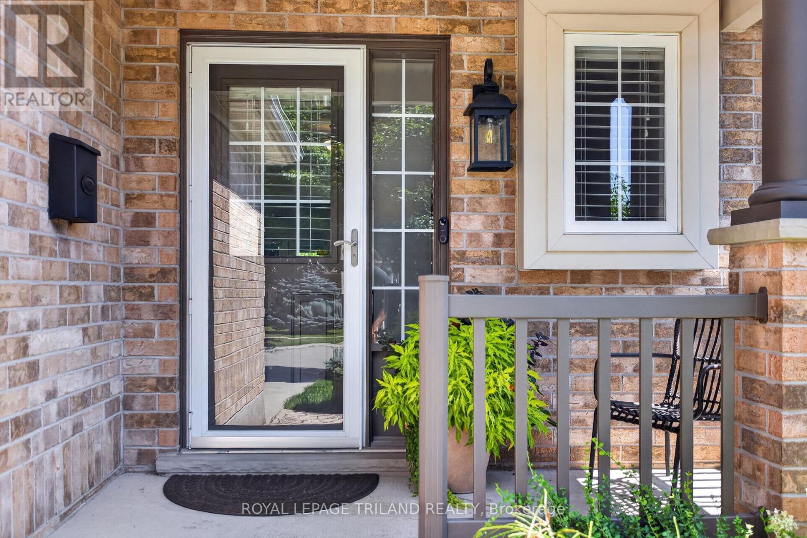 98 Rossmore Court, London South, Ontario  N6C 6B8 - Photo 3 - X13701332