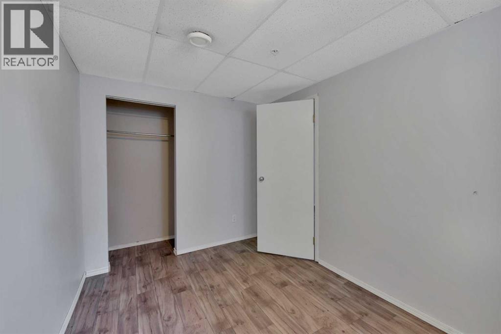 1 Forest Close, Red Deer, Alberta  T4N 4Z7 - Photo 17 - A2338842