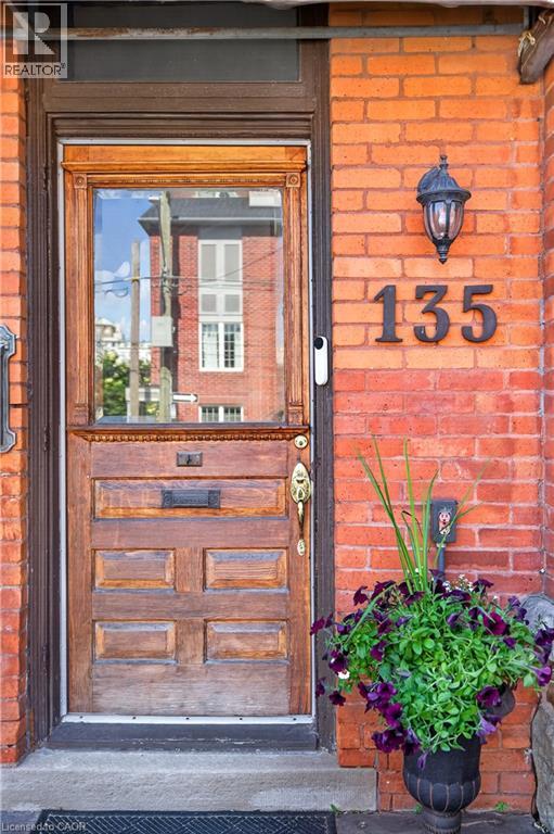 135 Catharine Street S, Hamilton, Ontario  L8N 2J6 - Photo 2 - 40846549