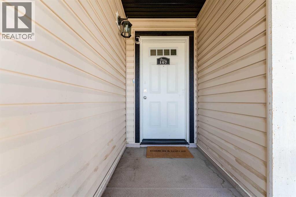 107, 8 Bayside Place, Strathmore, Alberta  T1P 0E1 - Photo 3 - A2303246