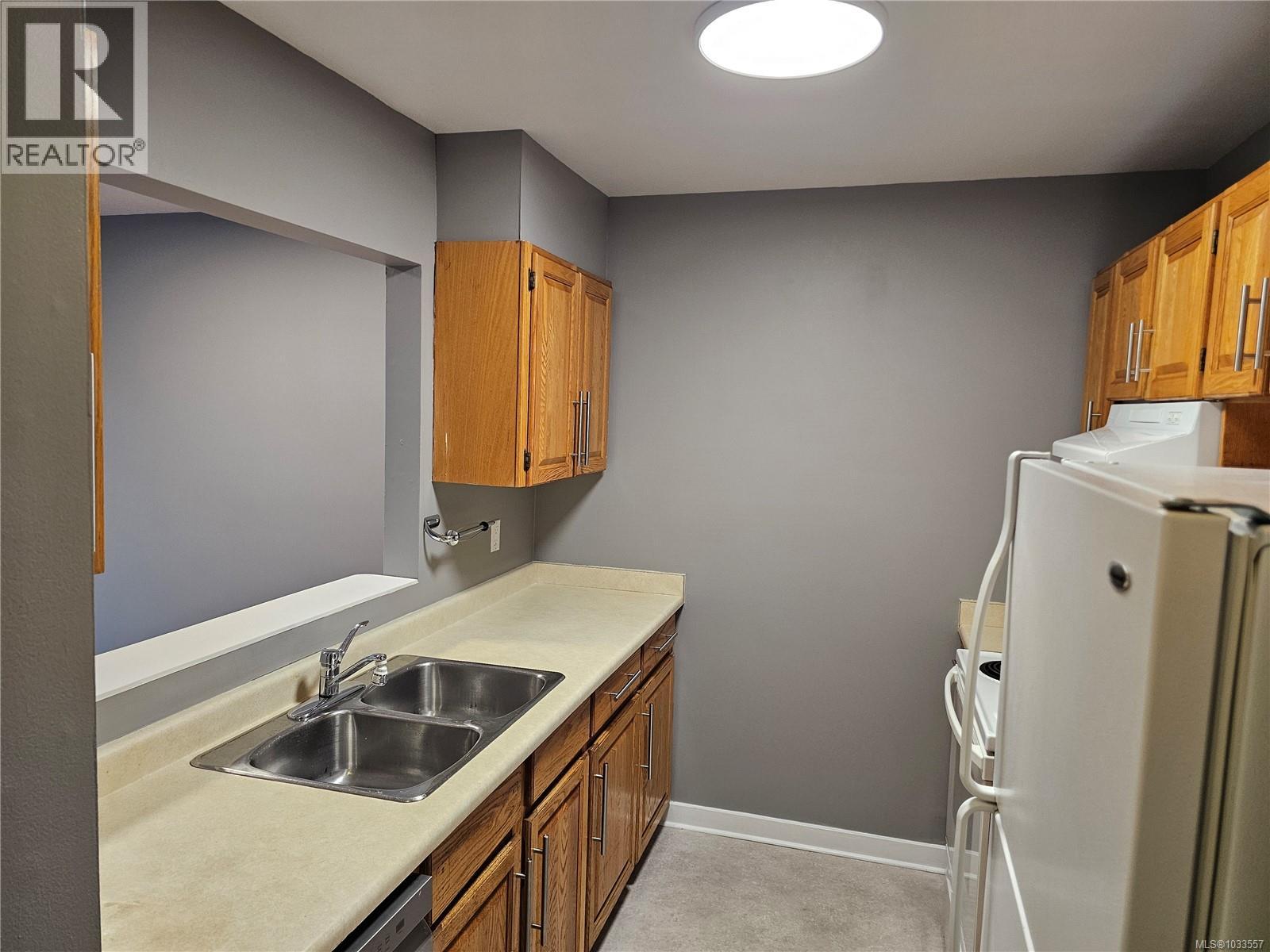 4 9923 Seventh St, Sidney, British Columbia V8L 2V8 - Photo 5 - 1033557