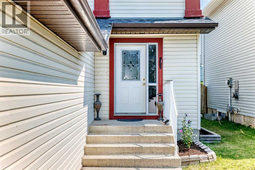 87 Citadel Peak Circle NW, Calgary, Alberta  T3G 4H6 - Photo 3 - A2332634