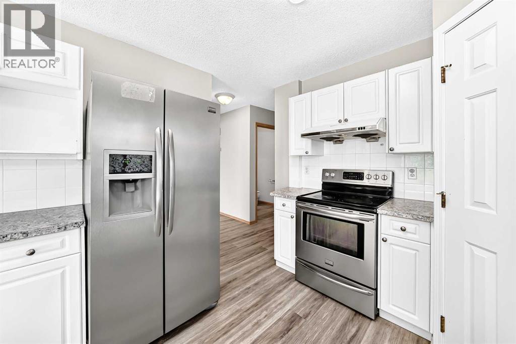 87 Citadel Peak Circle NW, Calgary, Alberta  T3G 4H6 - Photo 8 - A2332634