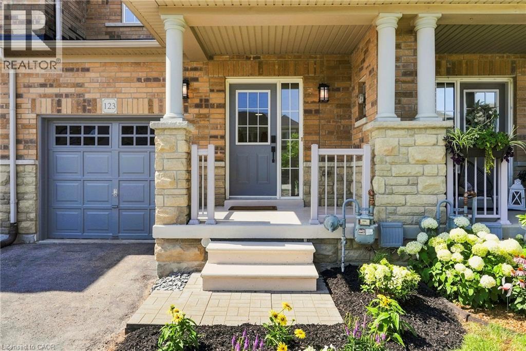123 Skinner Road, Waterdown, Ontario  L8B 0R4 - Photo 3 - 40851374