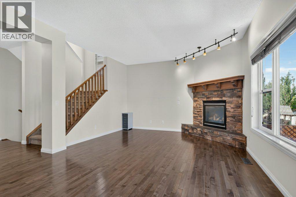 164 Aspenmere Close, Chestermere, Alberta  T1X 0G3 - Photo 9 - A2337731