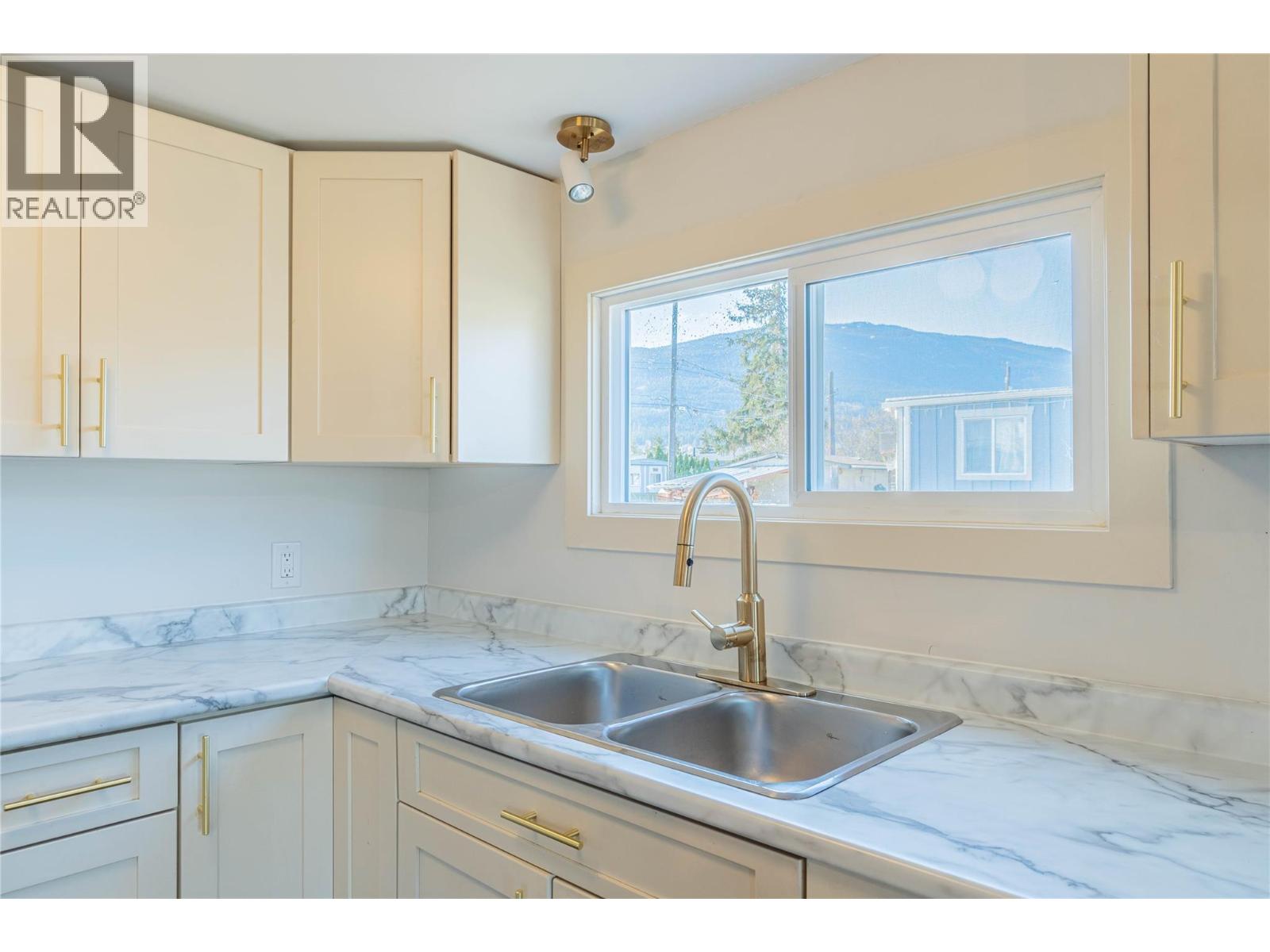 1202 Houston Street, Merritt, British Columbia  V1K 1E1 - Photo 12 - 10397531