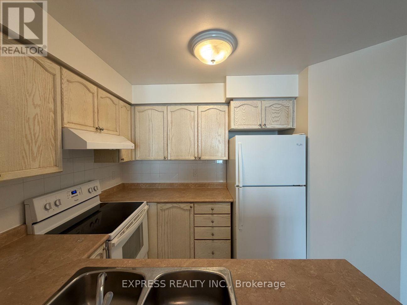 906 - 29 Pemberton Avenue, Toronto, Ontario  M2M 4L5 - Photo 3 - C13701408