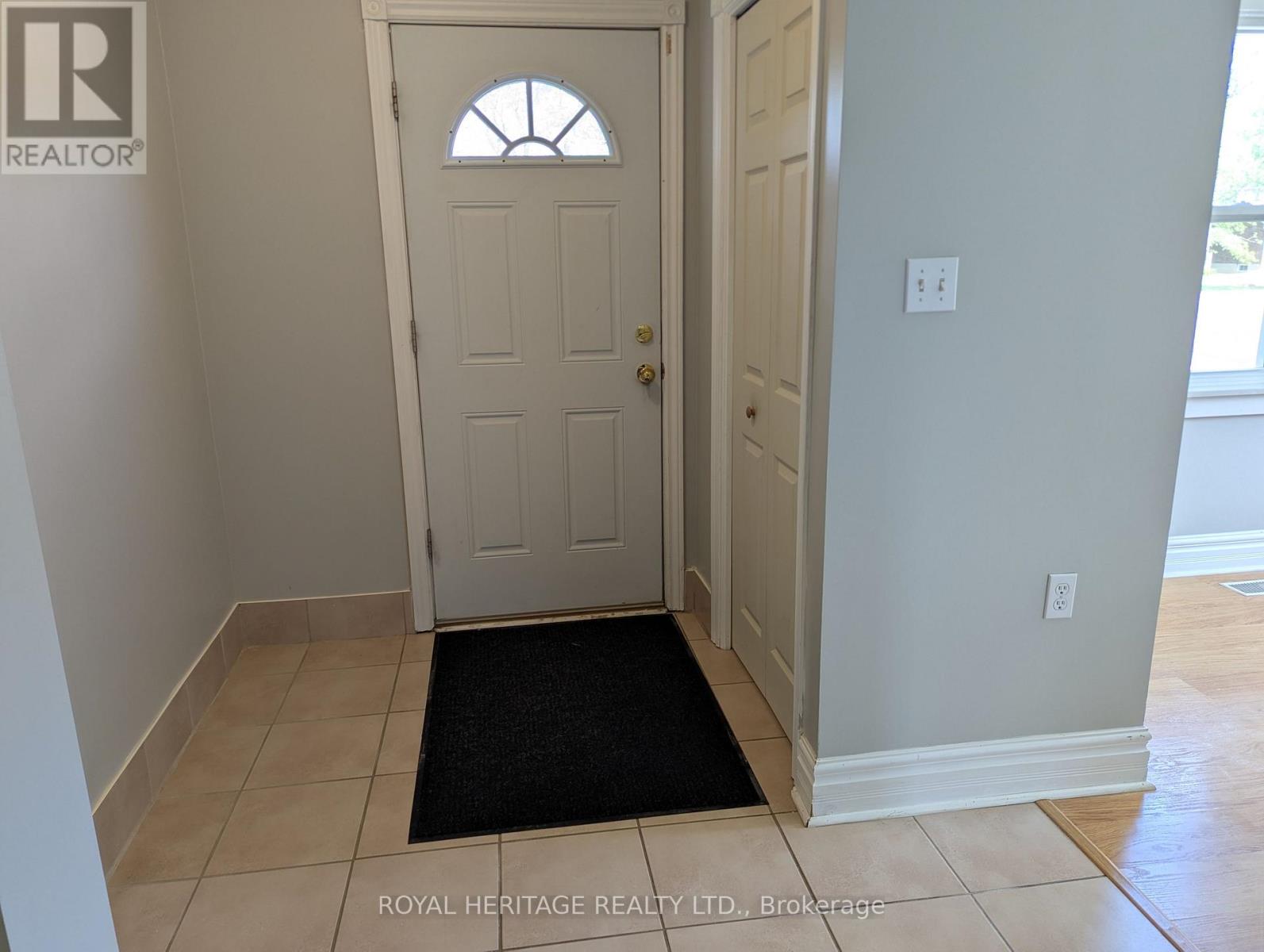1 - 951 Dundas Street E, Whitby, Ontario  L1N 2K1 - Photo 3 - E13701340