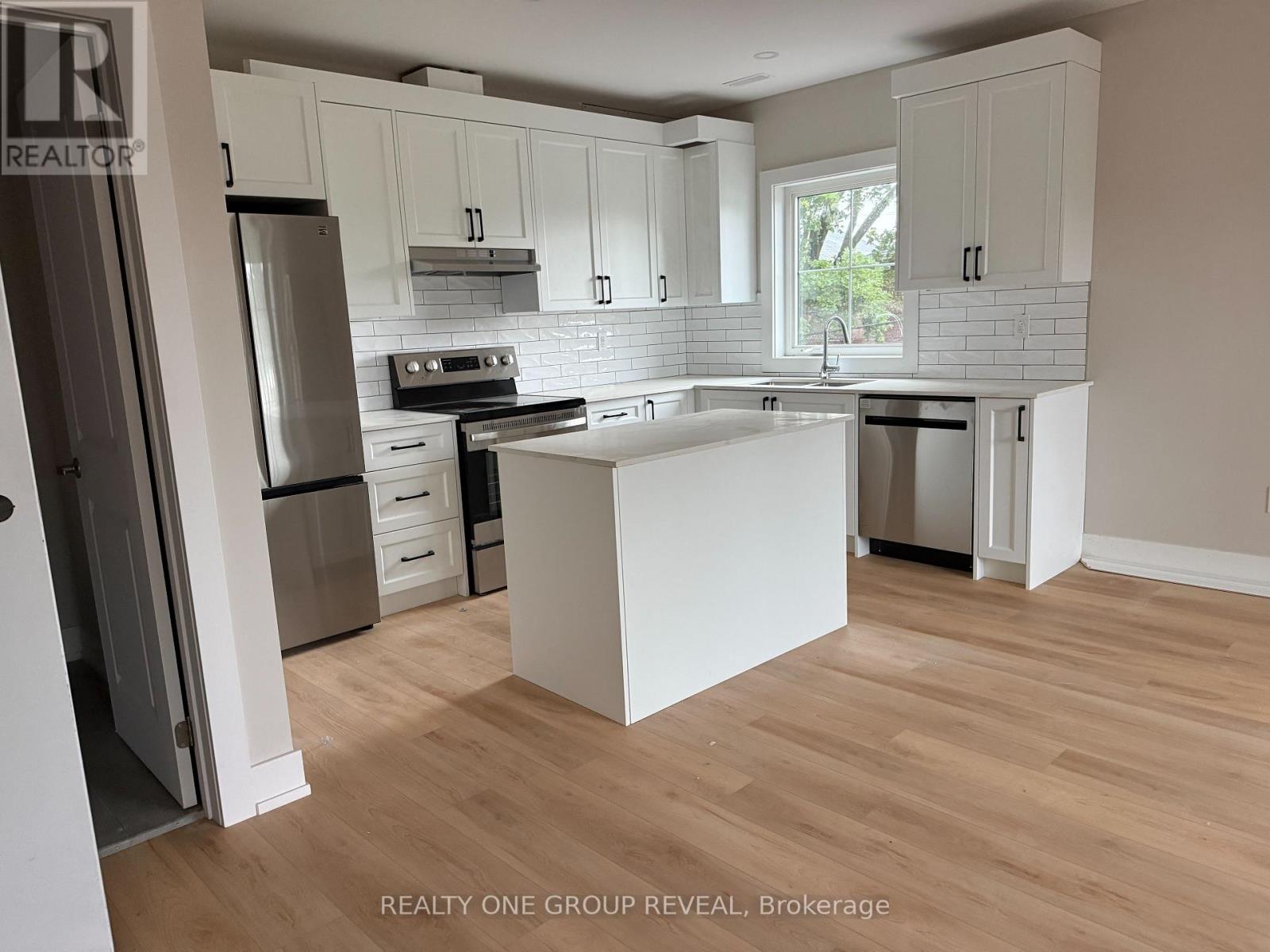 3 - 24 Queen Street, Clarington, Ontario  L1C 1M2 - Photo 2 - E13701432