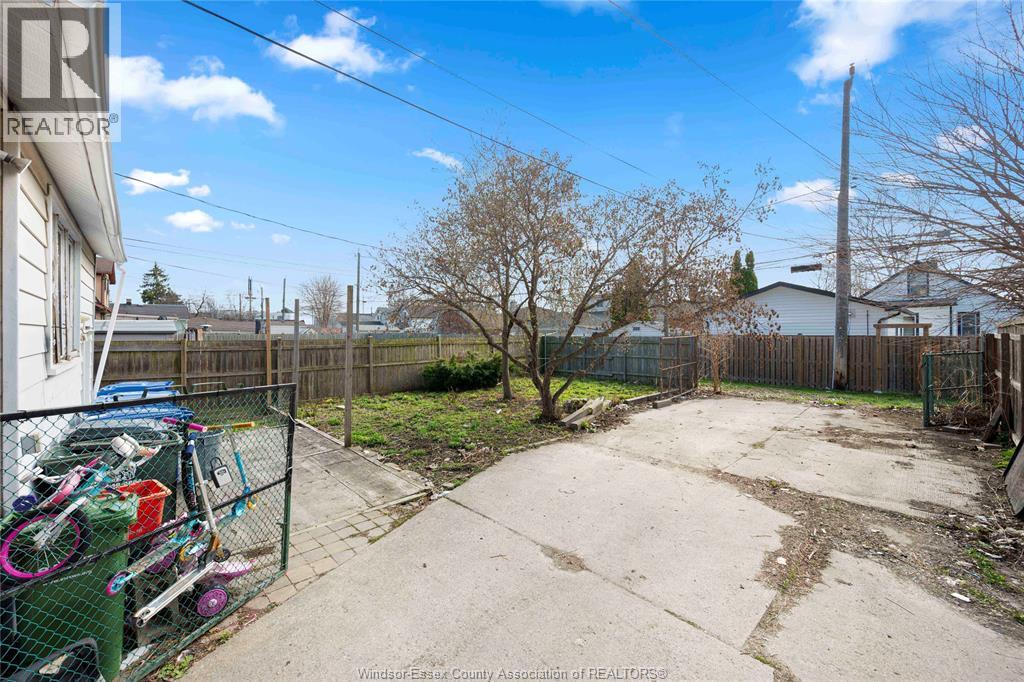 1839 St . Luke Unit# Upper Unit, Windsor, Ontario  N8W 3W8 - Photo 4 - 26020484
