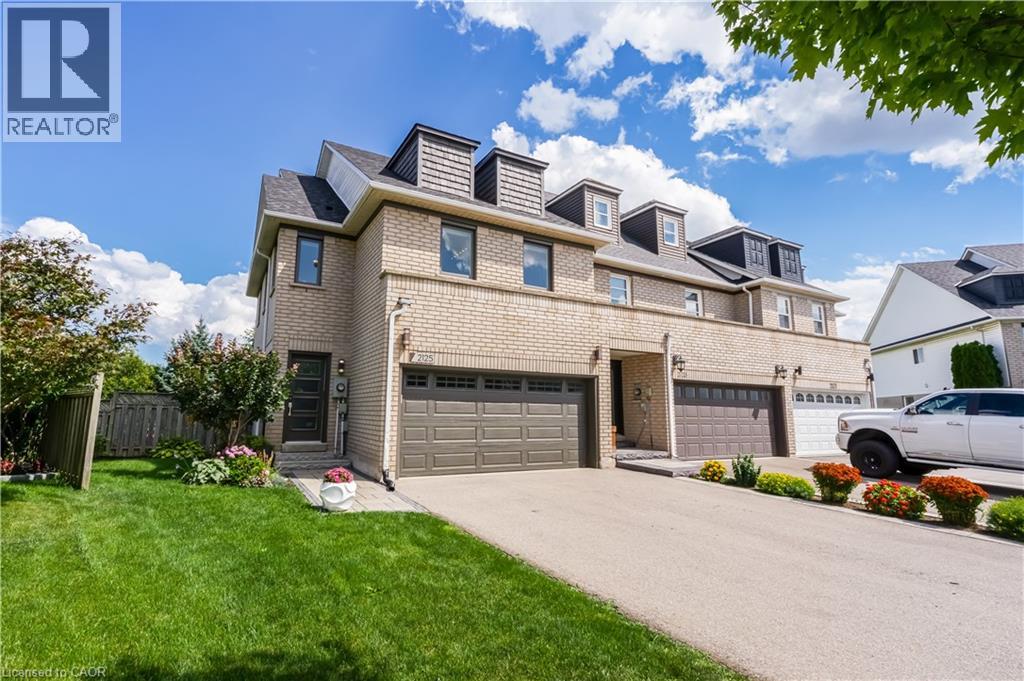 2125 WHITE DOVE Circle, Oakville, Ontario